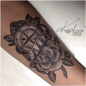Traditional rose and compass design by Kmy Araujo Tattoo.#faith #compass #rose #traditional #traditionaltattoo #blackandgrey #compasstattoo #oldschool #oldschooltattoo #rosetattoo #arm #kmyaraujo