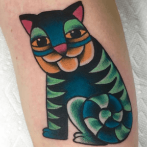 Cool for #cats #cat in bold #color being cheeky - #tattooartist #jesuscreep @jesuscreep 