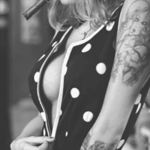 Another favorite of mine and inked girl with a cigar 😁