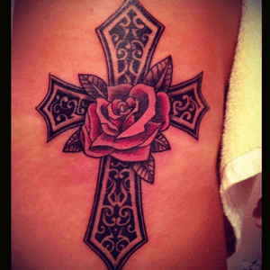 Believe in love. #cross #roses #roses #love #tattoo #hip #hiptattoos 