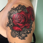 ⚡️Merci Marie-Astrid pour ta confiance 😊 🌹⚡️ - et toi, #tuveuxdutattoo ?- #tattoo #tattoos #tatouage #tatouages #ink #inked #art #lunderskin #lamaisonclosetatouage #paris #16eme #roses #rose #rosetattoo #flowertattoo #lace #lacetattoo #jewelry #jewelrytattoo #redrose #love #inkedwoman #sexytattoos 