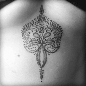 Mandala tattoo.Diseño de la web.#mandala #tattoo #woman #mandalatattoo #TattooGirl #girl #linework #dotwork 