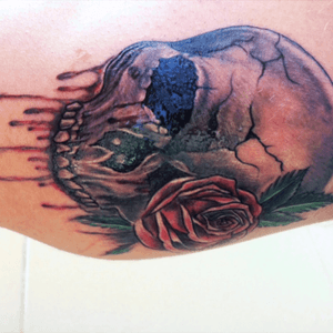 #leg #skull #skulltattoo #blood #roses #color #black 