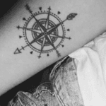 First planed tattoo I'ld love to get on one of my hip. 🌏💘 _____ #traveltattoos #compass #dreamer #tattoo #armtattoos 