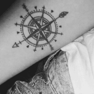 First planed tattoo I'ld love to get on one of my hip. 🌏💘_____#traveltattoos #compass #dreamer #tattoo #armtattoos 
