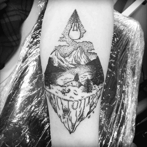 Loved doing this a few weeks back! #nature #dotwork #triangle #mountains 