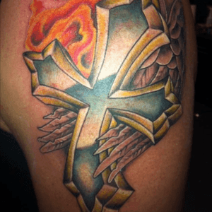 #crosstattoo #color #angelwings #moscow #tattoo #idahotattooers #matthohnsontattooer #untamedart @Untamed_Art_1 