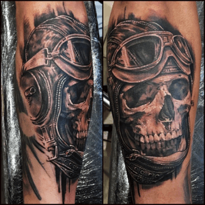 Flying skull #realistic #blackandgrey #skull #tattoooftheday 