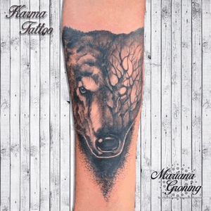 Black and grey wolf tattoo, design given by the client #tattoo #tatuaje #color #mexicocity #marianagroning #tatuadora #karmatattoo #awesome #colortattoo #tatuajes #claveria #ciudaddemexico #cdmx #tattooartist #tattooist #wolf #wolftattoo 
