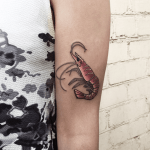 ☺️🦐 #shrimp #shrimptattoo #tattoo #saintpetersburg #russiantattoo #seatattoo #pinktattoo #tattooforgirls  #tattooforlife #neotraditional #neotraditionaltattoo #colortattoo 