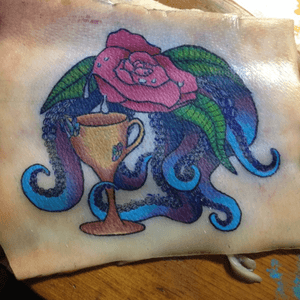 #tattoopractice  #colortattoo  #color #octopus #cup #rose #neotraditional #pigskin 