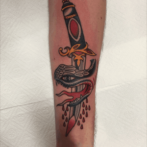 Snake plus dagger done at perugia tattoo convention #marcosciuto #snake #dagger #sicily #traditionaltattoo 