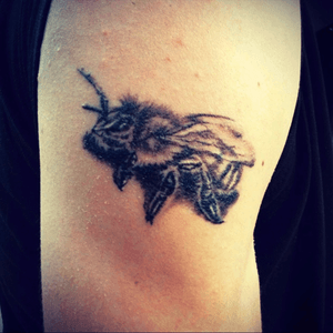 #bee #workinprogress #tattoo #blackandwhite #andrea #blackandgrey#