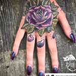 • Rose • #blackcatink #lafincagolf #algorfa #alicante #costablancatattoo #sorrymom #sorrymomambassador #rosetattoo #handtattoo #neotraditionaltattoo #neotraditionalrose #tattoome #chickswithink #hardcoretattoo #purplerose #rose 