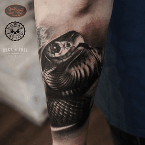 #snake #realistic #balckandgrey #tattoo 