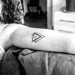Training with pen on a friend #training #pencil #geometrictattoo #triangle #word 