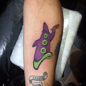 Purple tentacle from lucas art clasic grafic adventure "day of the tentacle" by @m0nk #dott #dayofthetentacle #purpletentacle #lucasarts #gaming #classicgames #videogames #maniacmansion #colortattoo  