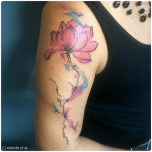 Tattoo - 06/04/2017 - #art #artwork #draw #drawing #design #desenho #ink #inked #paint #painting #tattooed #tattooing #tattooist #instatattoo #handcrafted #handmade #graphics #linework #watercolortattoo #flower #flowertattoo #girls #tattoodo #claudiocruz