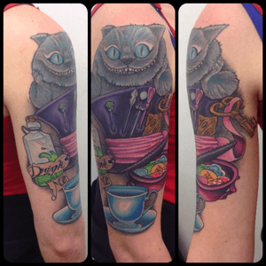 Fun piece I got to do in manchester on my last trip #tattoo #tattoolife #aliceinwonderland #manchester #color #semihealed #freshink #tattootravels #fusionink #husslebutter 
