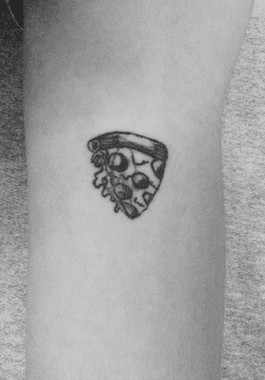 @doh.studio.tatto Melting pizza by Sebastian #pizzatattoo #freshtattoo #pizza #pizzaslice #ta2 #tattooapprentice #tattoo2me #tattooaddict #MexicoCity #mexican #Tattoodo #autotattoo 