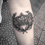 lanrel Leaf and Crown 🌿👑 📩 E_mail :dangthanhhoang05@gmail.com OR 📩 :info@saigonink.net #BonBon_saigonink #blackwork #blackworkers #blackworkerssubmission #blacktattooart #blacktattooing #tattoo #tattoodo #tattooart #tattooartist #tattoooftheday #tattoolife #linework #lightbulb #orchid #the_inkmasters #the_inkmasters #thebestspaintattooartists #skinartmag #inksav #inkedmag #tattoodesign #flowers #flowertattoo #saigonink #tatuaje #sgtattoos #dotwork#blxckink #darkartist #onlyblackart
