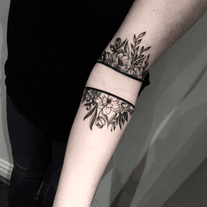 Floral band