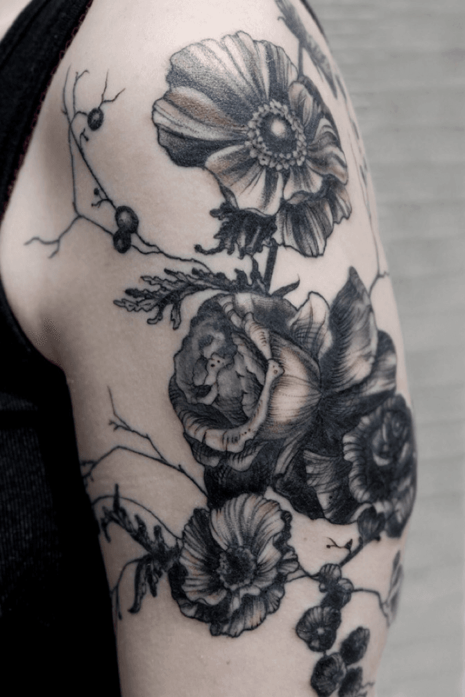Poppy and rose tattoo by Tattooist Flower  Tatouage fleur Tatouage  Artistes tatoueurs