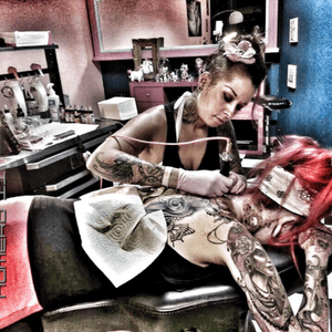 #tattoosession #TattooGirl #femaletattooartist #femaletattooer #tattoostudio 