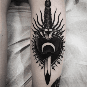 #knife #blade #heart #black #tattooartist @el_ul #elul 