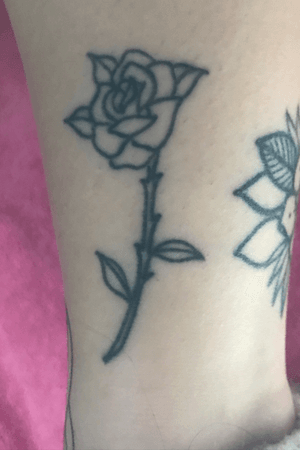 Small Rose Outline done by Guy Neutron at the London Tattoo Convention 2017