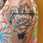 #rose #triangle #girlswithtattoos #upperarm #arm #flower #flowers #flowerstattoos 