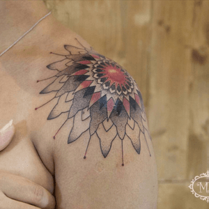 Custom design mandala tattoo. #tattoo #tattoos #mandalatattoo #shouldertattoo #tatu #tats #tattooart 