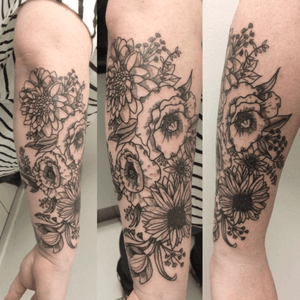 #etchingtatoo #flowertatoo#linework#tattoo 
