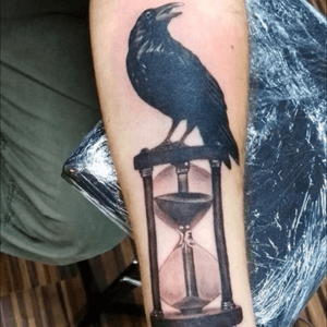 Love this one 😍 made it about one year ago ☺️#bird #love #tatt #tattoo #art #design #time #blackandgrey #animal 