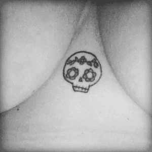 Tiny sugar skull #betweenmyboobs #doodle 