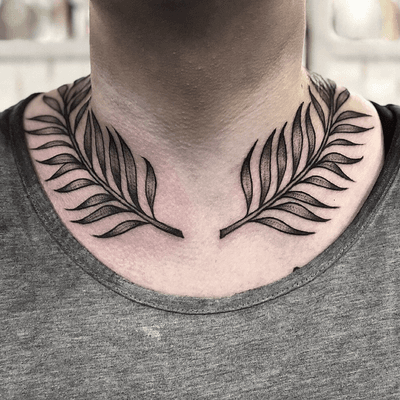 ❤️ #tattoooftheday#floral#leaves#botanical#neck#blackwork