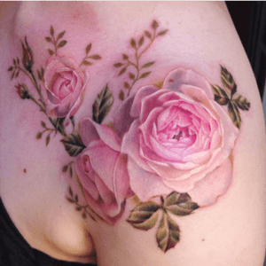 Artist Caryl Cunningham #carlycunningham#roses #pinkrose #flowers #shoulder #collarbone 