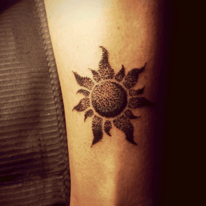 Sun 🌞 #sun #Tattoodo #tattoo #sunskintattoo #passion #blackwork #dotwork #work #tattoolove 