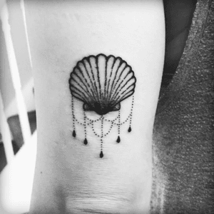Cute Shell #shell #shelltattoo #tattoo #dotwork Done by Abbie Underwood at Smoking Guns in Kettering, Northamptonshire, UK