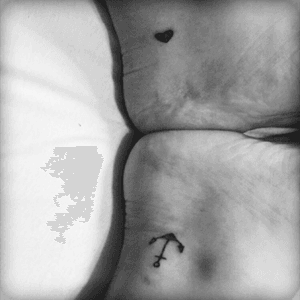 The first tattoo's I did myself #anchor #hart #littletatoo 