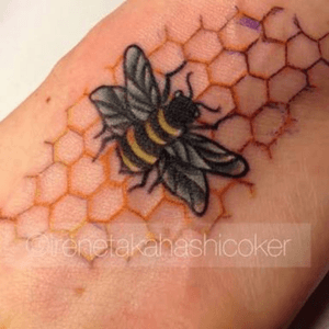 #bee #honeycomb #color #megandreamtattoo 