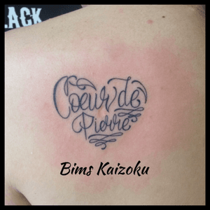 #Bims #bimskaizoku #bimstattoo #cœur #heart #cœurdepierre #letter #letters #lettering #chicano #tatouage #tattoo #tattoos #tattooed #tattooartist #tattooart #tattooedgirls #ink #inked #inkedgirl #paristattoo #paris #paname #france #french #champselysees