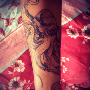 Awesome octopus tattoo #octopus #octopustattoo #linework #dotwork #etching 