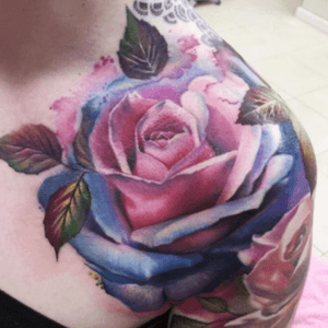 Huge #rose on #shoulder in #pink & #blue with #leaves - #tattoo #artist #LianeMoule 
