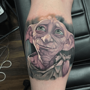 "Master has given Dobby a sock. Master has presented Dobby with the clothes. Dobby is a free elf!" #tattoo #hivecaps #systemonetattooproducts #tattoos #harrypotter #dobby #worldfamousink #picasso #picassodular #25ftphantom #movietattoos #whatabeautifulplacetobewithfriends #potter #fantasy #magic #wizards #inkmaster #spiketv #colorportrait #realistictattoo