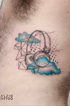 Design by Pedri Orfa and tattoo by Alfio tattoo!#texruras #argentinatattoo #originaltattoo  #design #tattoodesign #dotwork #tattooargentina #dupla #nubes #auris #music #musica #sketch