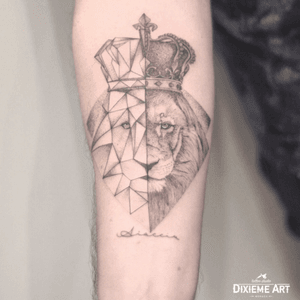Double lion done by @raulteruelesteo at  @dixiemeartmonaco #lions #dixiemeartmonaco #halfandhalf #tattoo_artist 