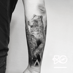 By RO. Robert Pavez • Söt Björn • Studio Nice Tattoo • Stockholm - Sweden 2017  • #engraving #dotwork #etching #dot #linework #geometric #ro #blackwork #blackworktattoo #blackandgrey #black #tattoo #fineline #bear #beartattoo 