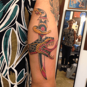 snake and dagger.... #tattoodo #lefixcitytattoo #tattooingismygirlfriend #copenhagensfinest 