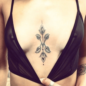 #megandreamtattoo be still my heart. How badly I want a sternum piece 😍 